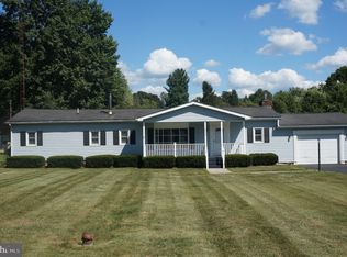 284 County Line Dr, Martinsburg, WV 25404