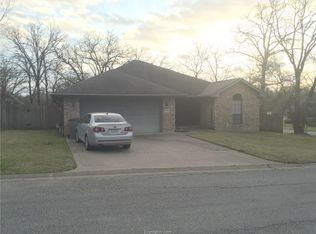 2803 Bishops Gate Cir, Bryan, TX 77807
