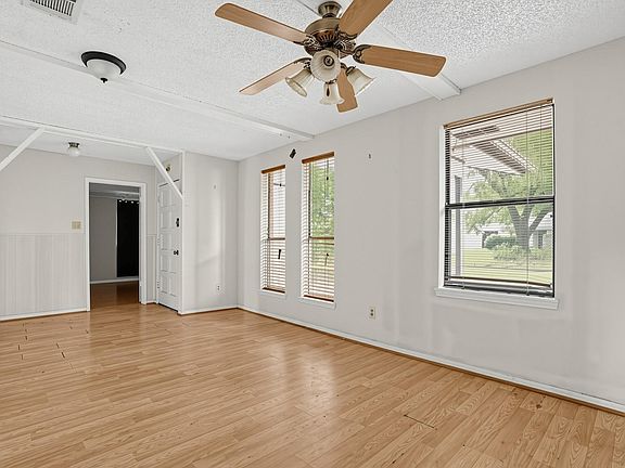 5th image of 17623 Crestline Rd