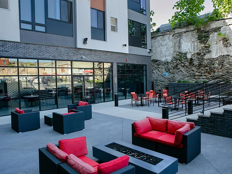 1410 N 31st St — Photo 21