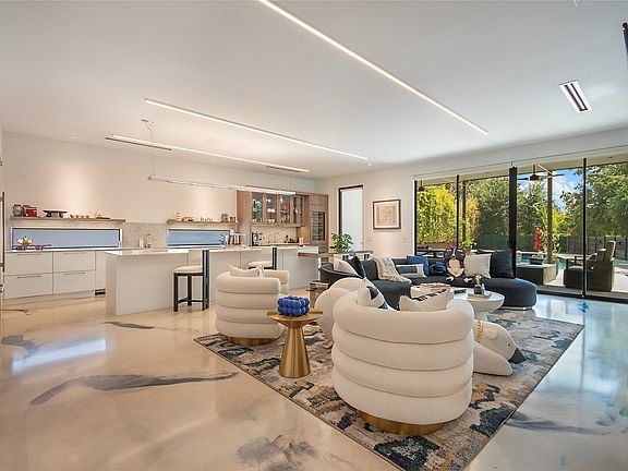 4th image of 60 Vanguard Way