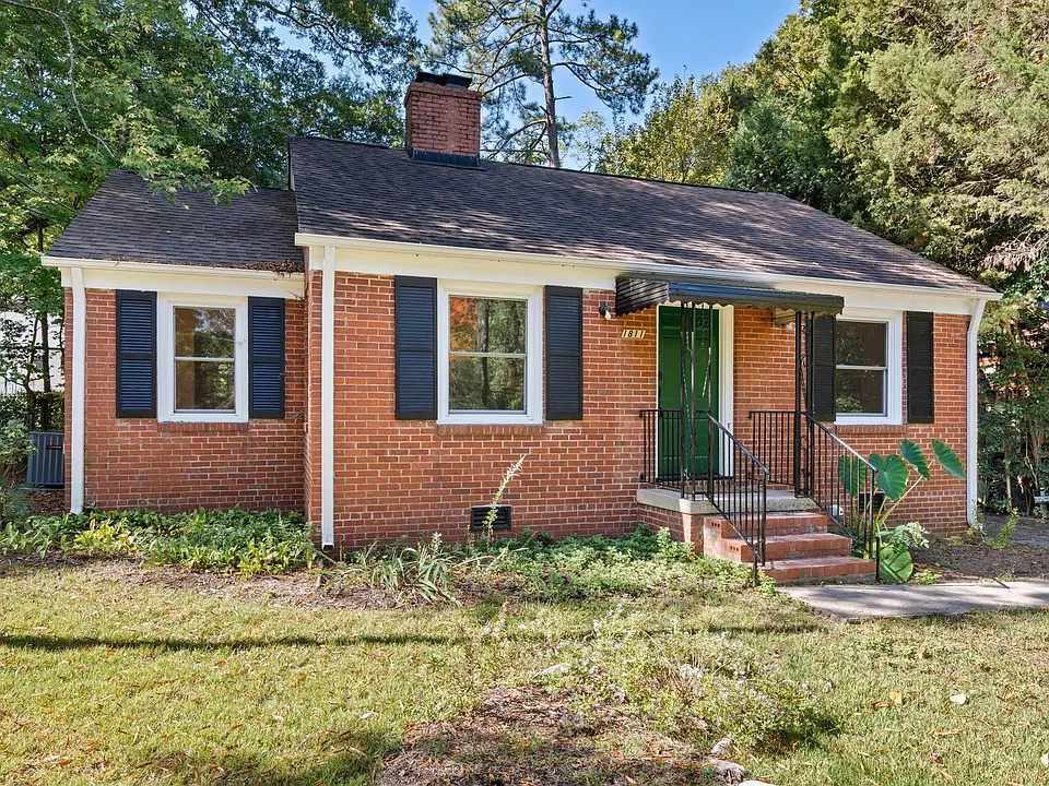 1811 Forest Rd
