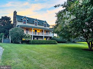 15713 Trapshire Ct, Waterford, VA 20197