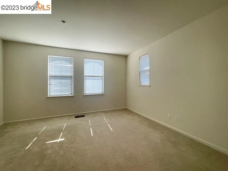 1026 Martin Luther King Dr — Photo 32