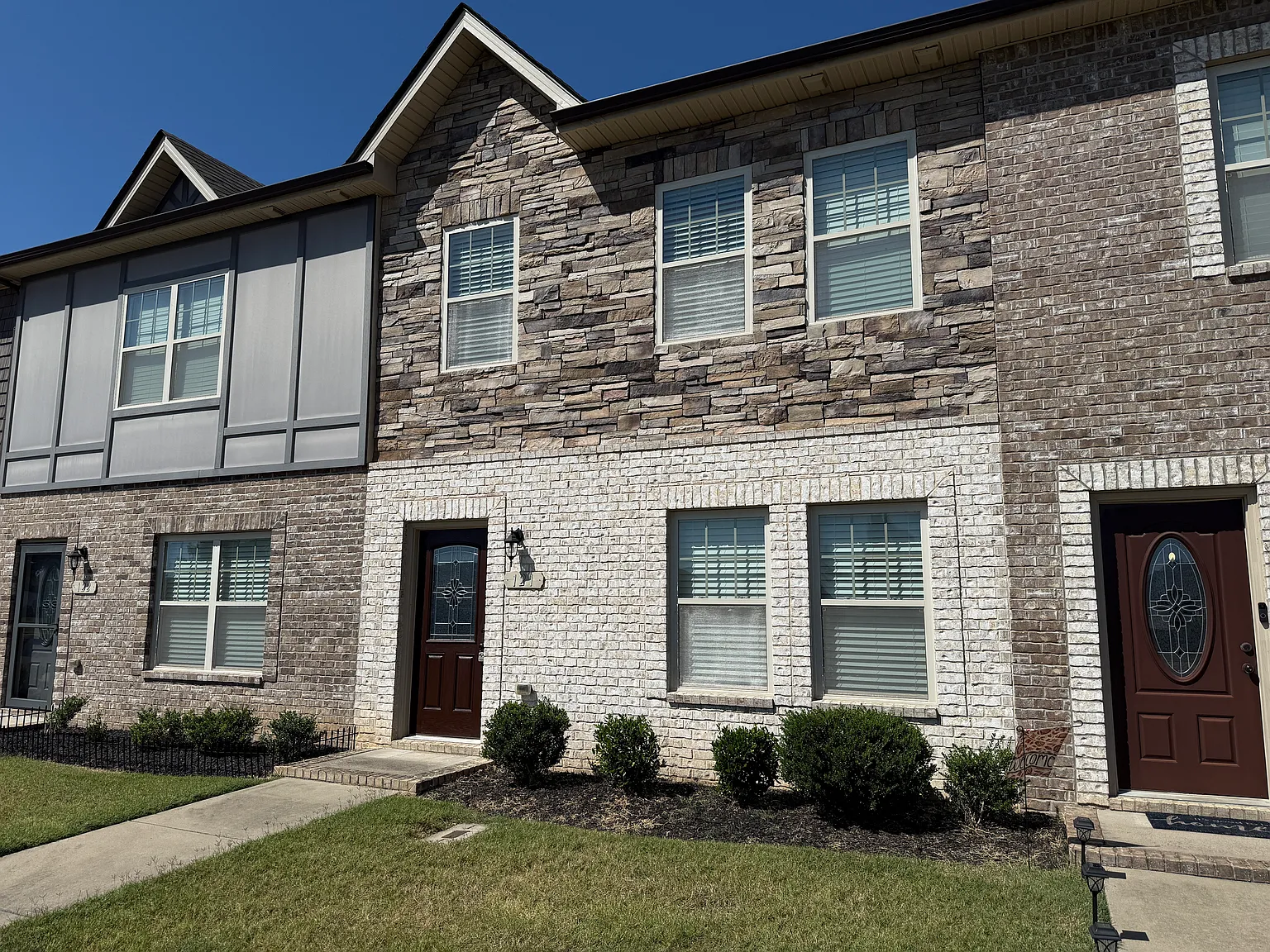 2 bed, 1220 sqft, $1,550 — Photo 3