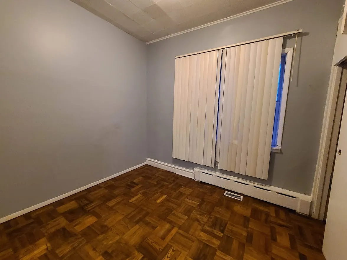 3 bed, 1200 sqft, $1,400 — Photo 4