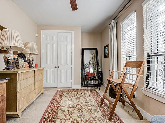 5th image of 4406 Vernon St Unit B