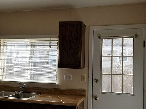 5th image of 737 Marilyn Ave