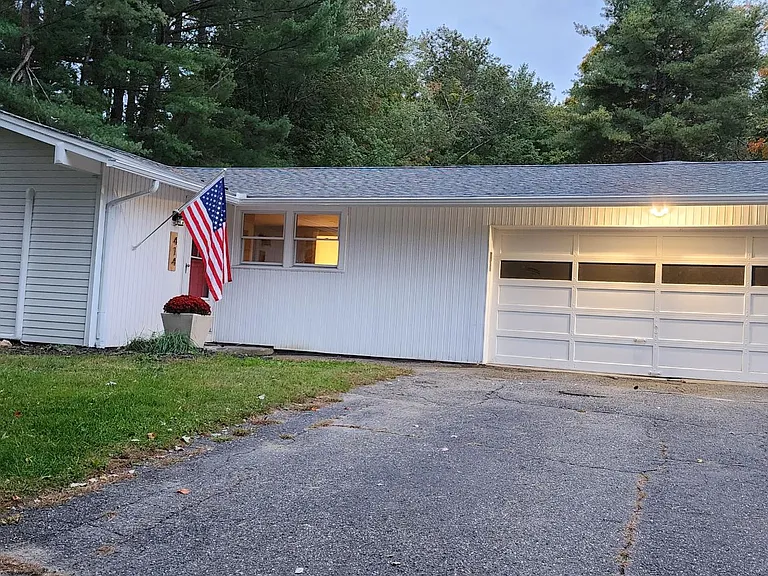 414 Greenwoods Rd — Photo 2