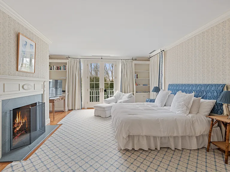 223 Halsey Neck Ln — Photo 7