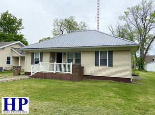 223 Taylor Ave, Charleston, IL 61920