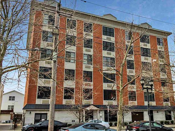 5th image of 319 Grant Ave APT 303