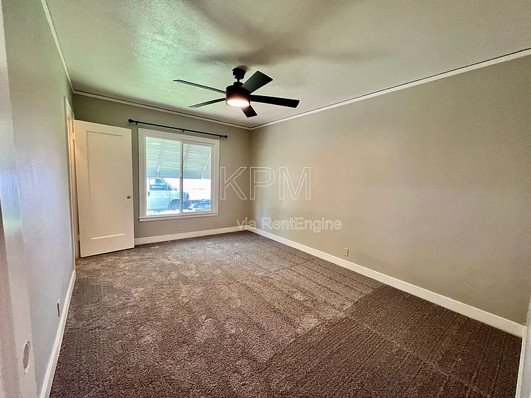 2704 N Hunter St — Photo 11