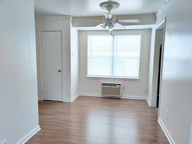 5725 Martel Ave #A — Photo 10