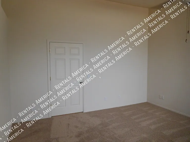5747 N 105th Ln — Photo 9