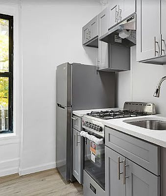 3rd image of 218 Thompson St #27A