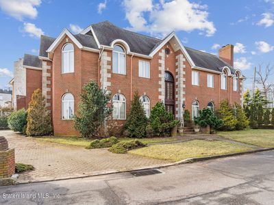 160 Nicolosi Dr, Staten Island, NY, 10312