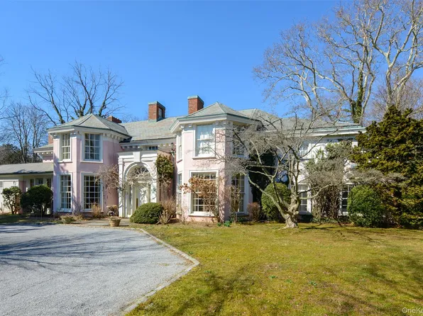 1 Pond Rd, Glen Cove, NY 11542