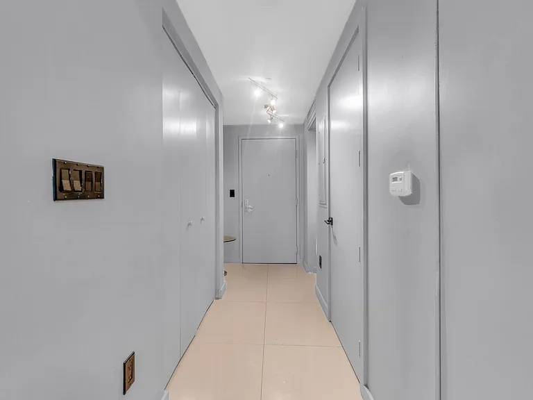 488 NE 18th St #2104 — Photo 9