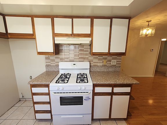 4th image of 326 N Kenwood St APT 8