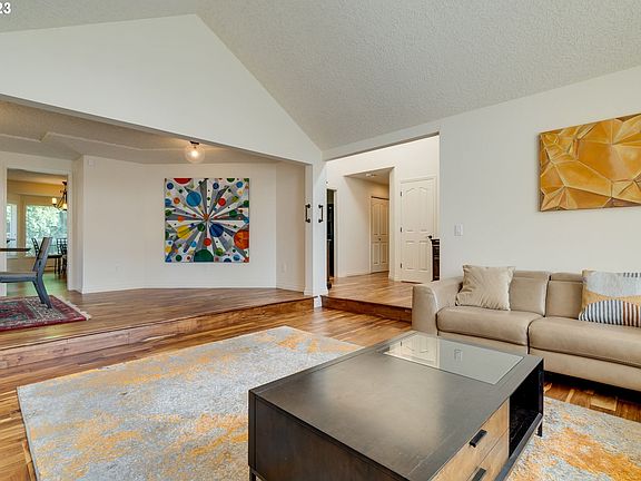 5th image of 16506 SE Fisher Dr