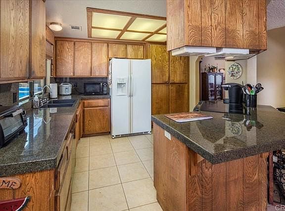 5th image of 16333 Bassett Ct