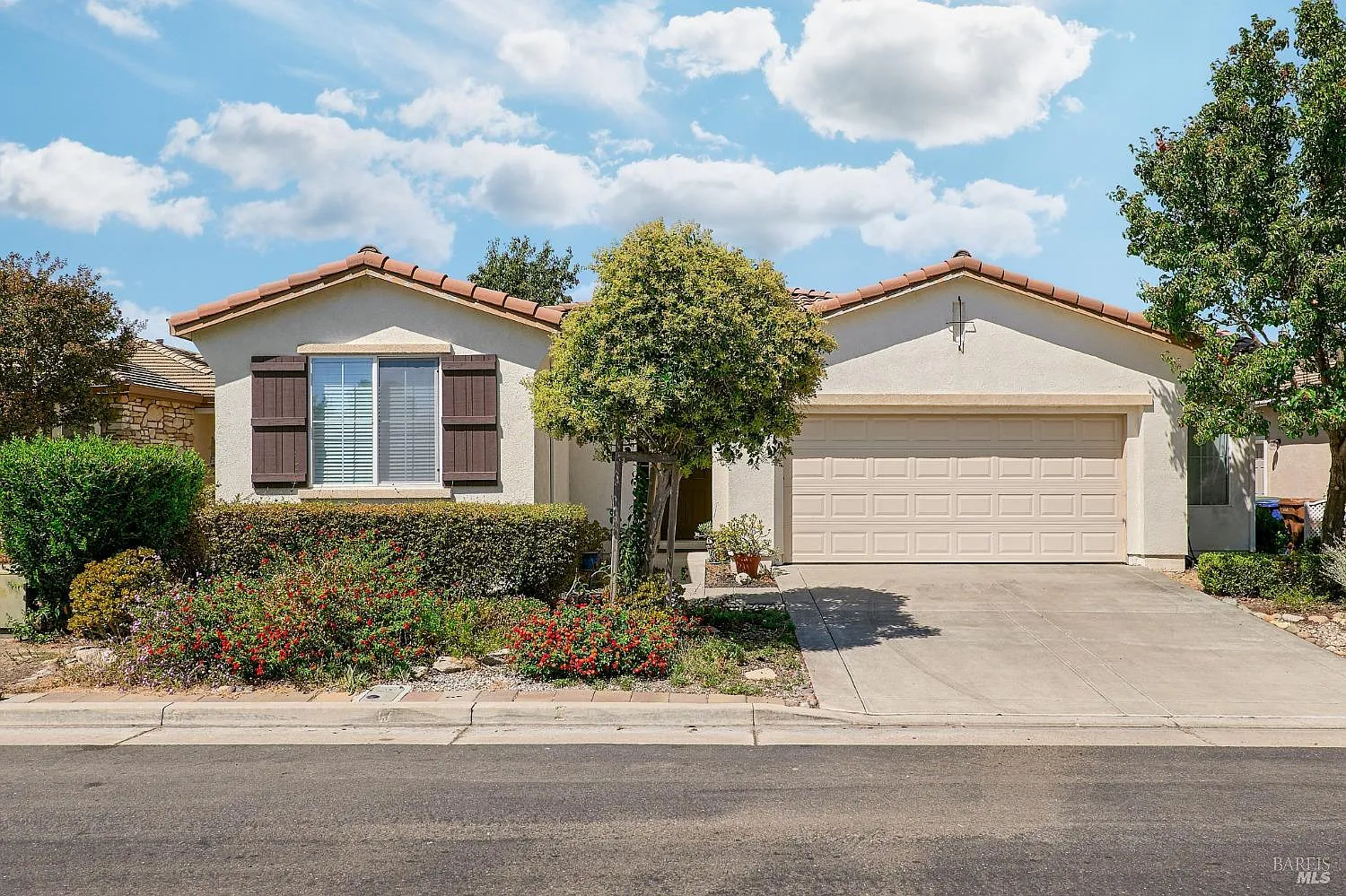 407 Palisades Drive photo 1