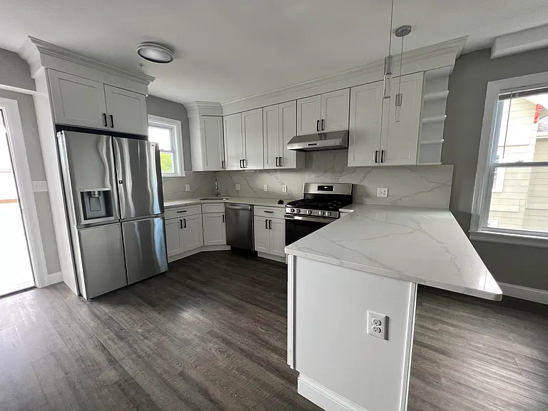 63 Gale St #2 — Photo 2