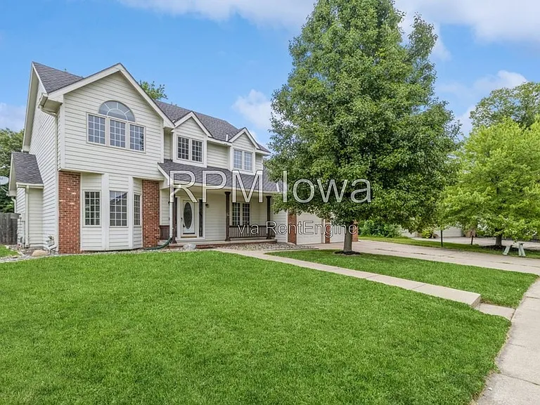 13585 Summit Dr — Photo 2