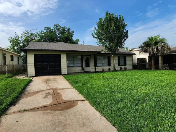 9711 Aguila St, Houston, TX 77013