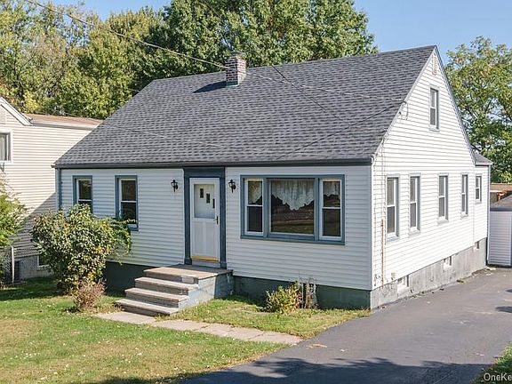 2nd image of 407 Cedar Ave