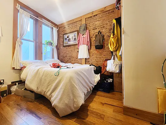 Rented by RELEASE NY | media 15