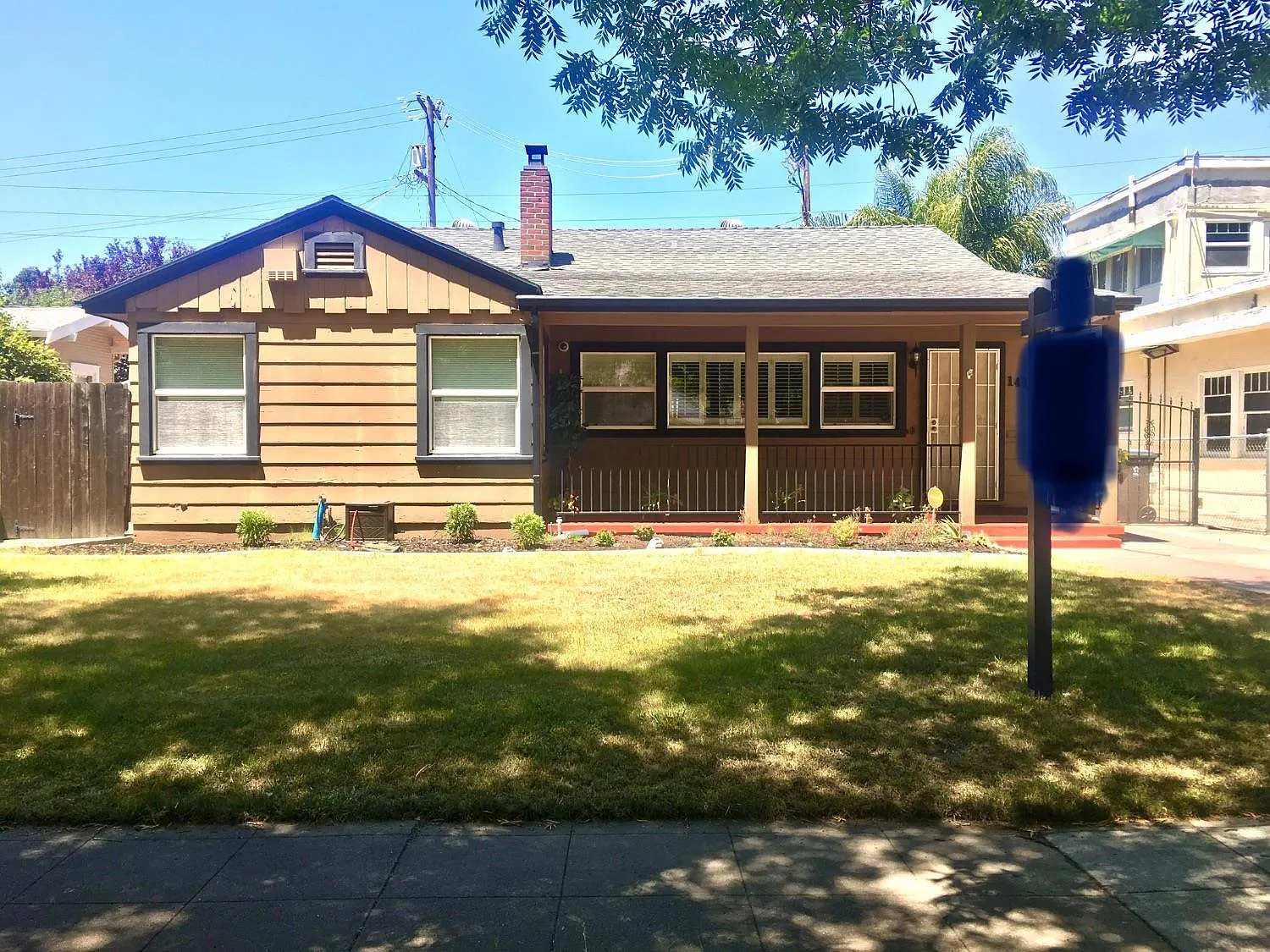 1413 W Willow St photo 1