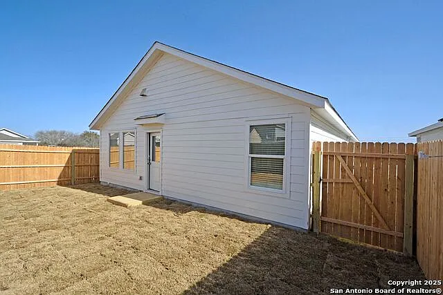 206 Charles Way — Photo 30