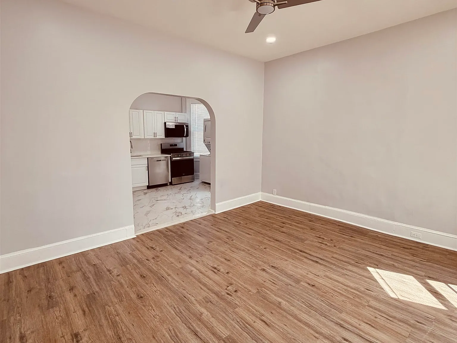 3 bed, 1.0 bath, $2,700 — Photo 2