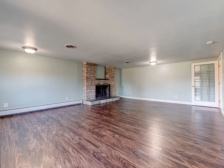1091 S Main St #2 — Photo 11