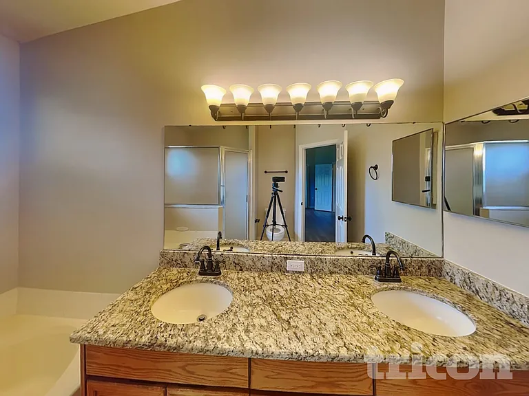 10417 Salisbury St — Photo 7