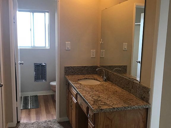 4th image of 1220 Lyndon St APT 14
