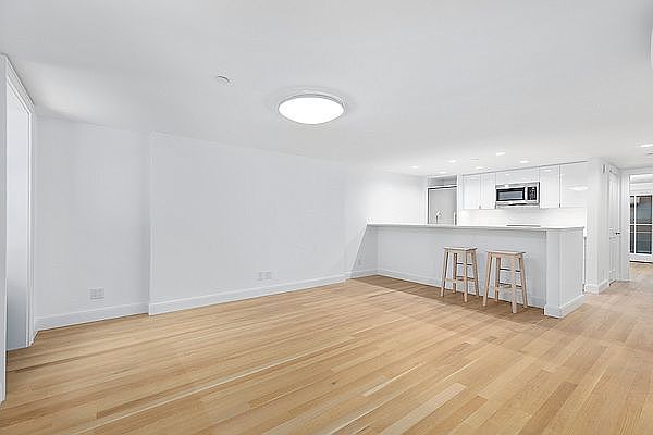1st image of 18 Douglass St
