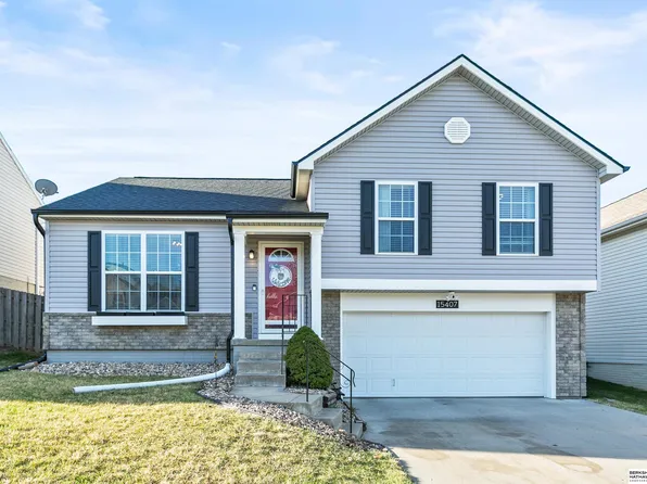 15407 Tucker St, Bennington, NE 68007