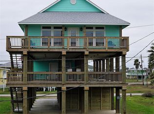 913 Sea Shell Rd, Surfside Beach, TX 77541