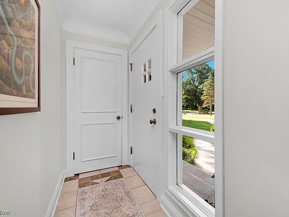4th image of 1840 Westhill Blvd