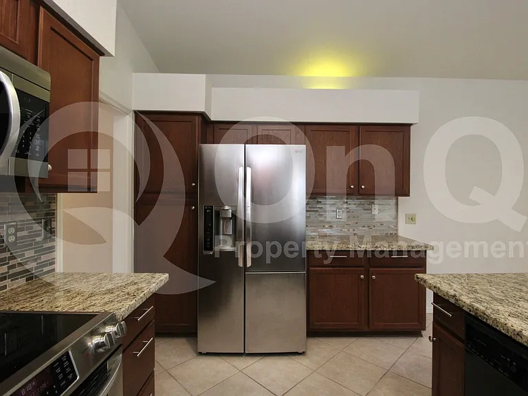 315 W Marconi Ave — Photo 7