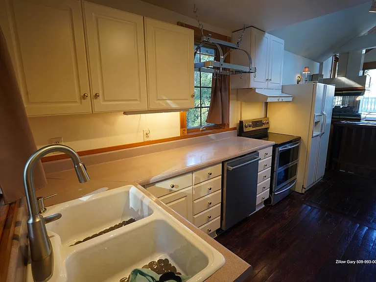 2104 W Clarke Ave — Photo 7