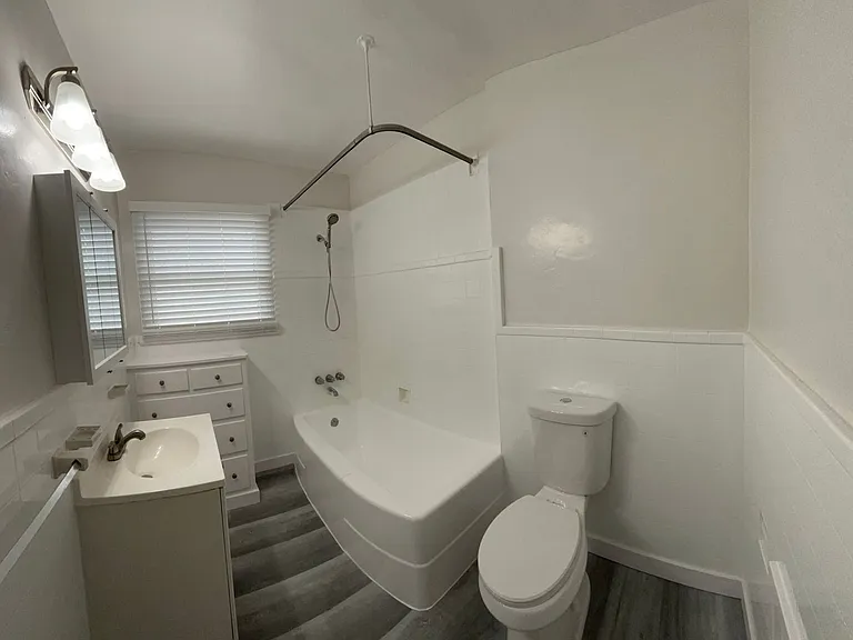 0023 Berro Family Building — Photo 18