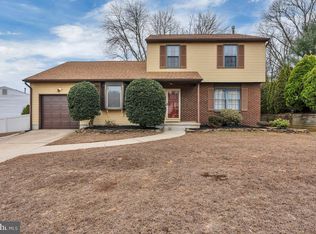 12 Sunset Dr, Clementon, NJ 08021