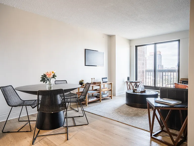 1890 Lexington Ave #8E — Photo 3