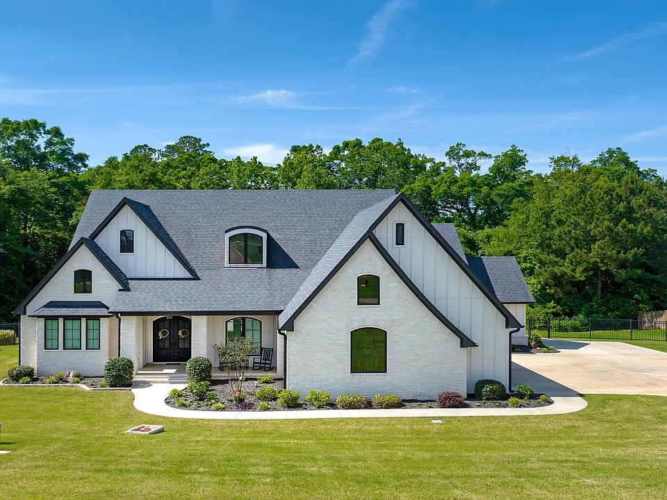 1st image of 105 Alexis Dr