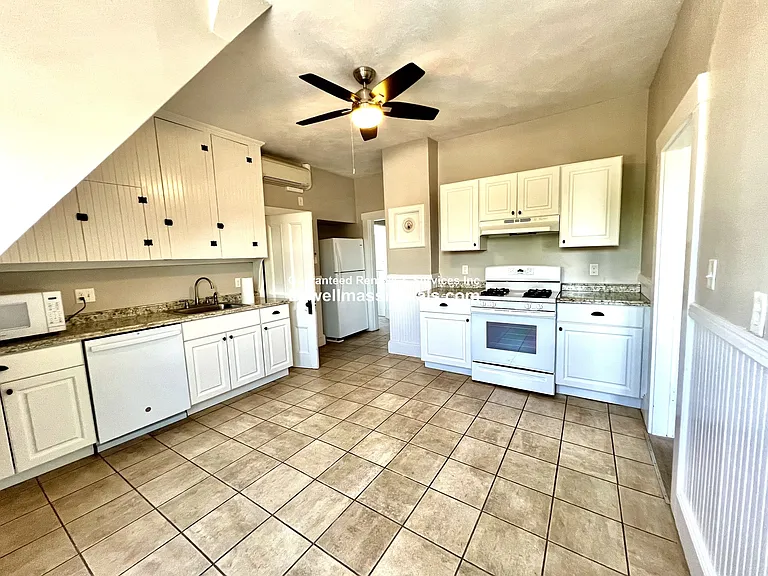 8 Middlesex St #5 — Photo 2