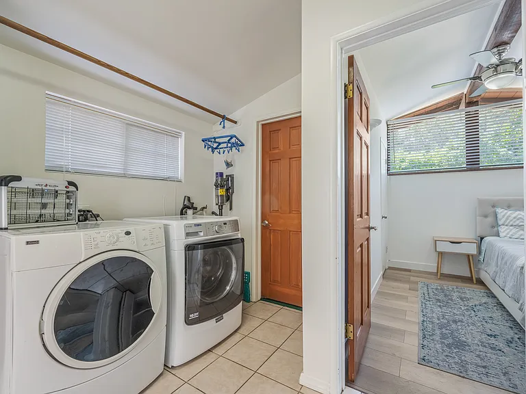 12655 Chandler Blvd — Photo 12